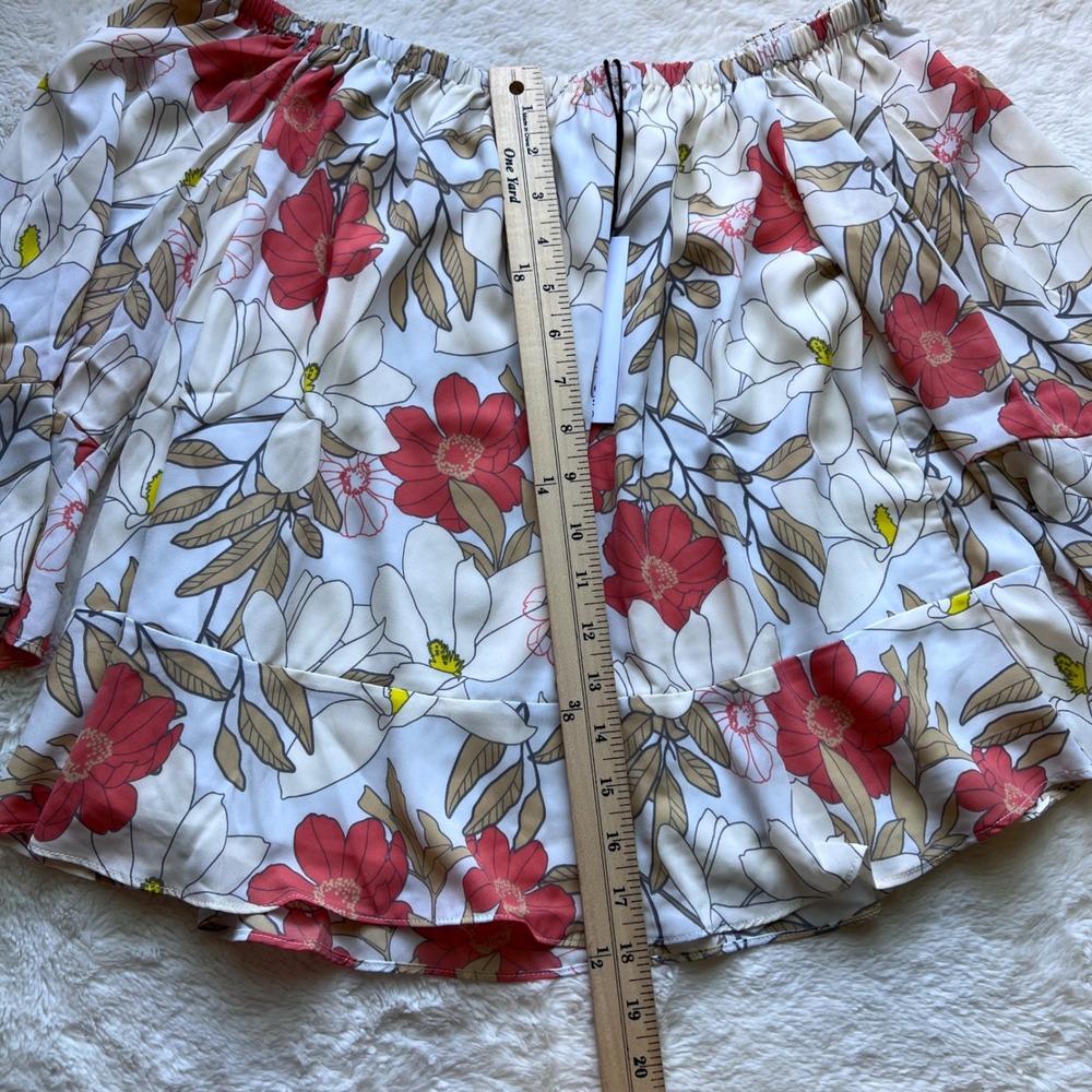 Three Eighty Two Floral Off Shoulder Ruffle Blouse White Red Size  Large NEW - Picture 8 of 12